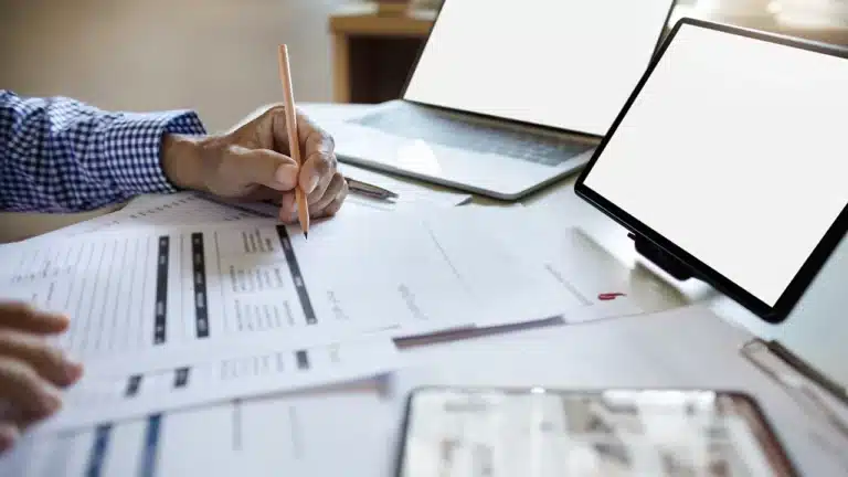 Le plan comptable suisse : classes 1 à 9 et modèle pour PME